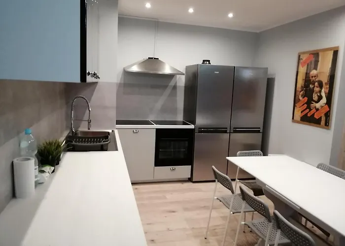 Homestay Gosciniec Filmowy - Prywatny Dom Rodzinny Warsaw