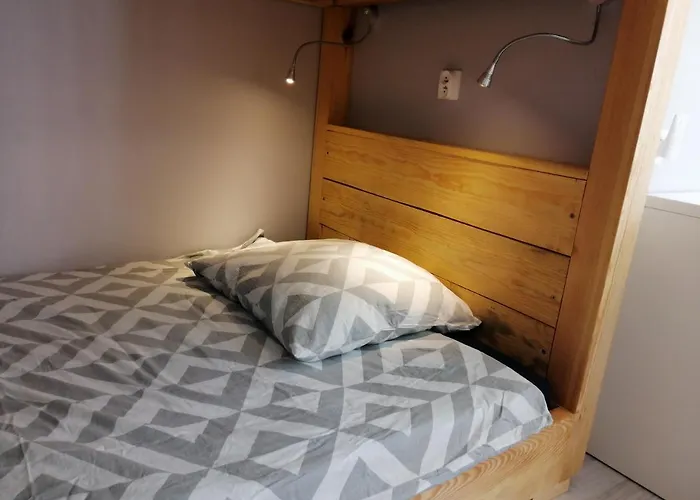 Homestay Gosciniec Filmowy - Prywatny Dom Rodzinny Warsaw