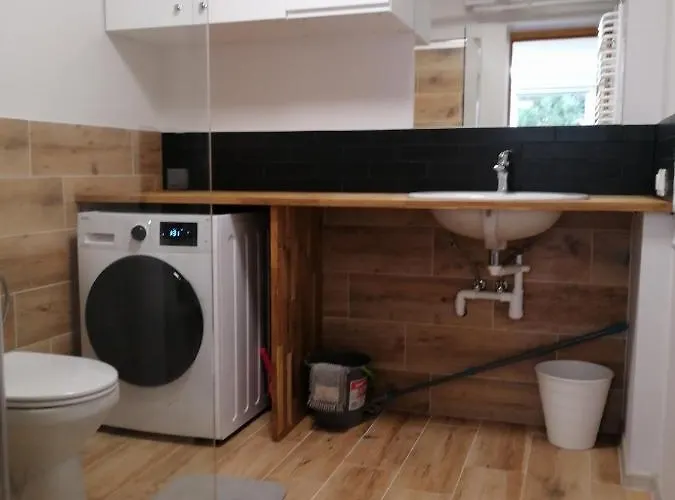 Homestay Gosciniec Filmowy - Prywatny Dom Rodzinny Warsaw