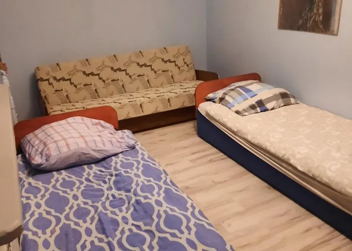 Homestay Gosciniec Filmowy - Prywatny Dom Rodzinny Warsaw