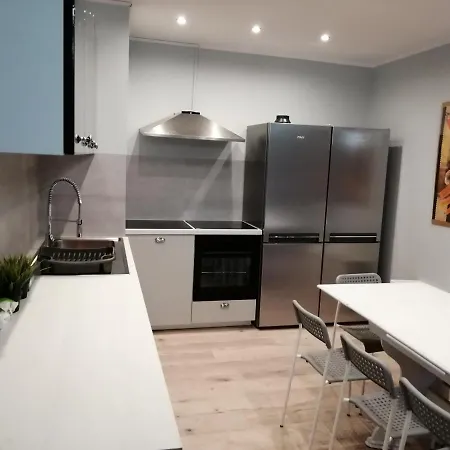 Homestay Gosciniec Filmowy - Prywatny Dom Rodzinny Warsaw