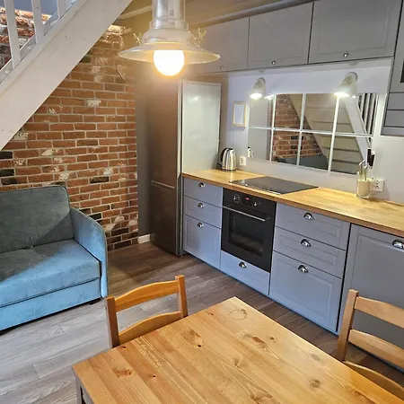 Homestay Gosciniec Filmowy - Prywatny Dom Rodzinny Warsaw